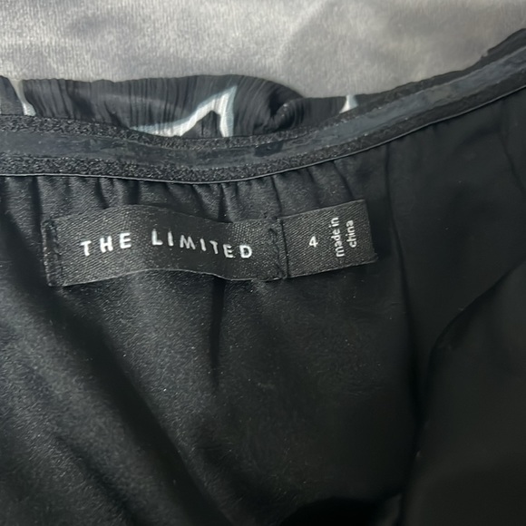 The Limited Maxi Dress floral pattern - Picture 8 of 10